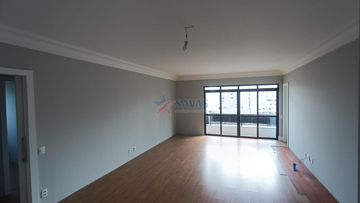 AMPLO APTO DE 03 DORMITÓRIOS EM REGIÃO NOBRE